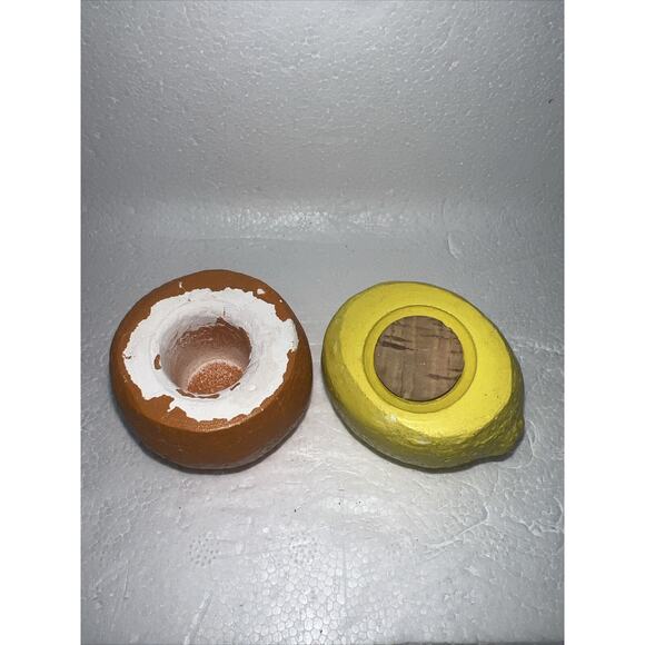 Vintage Orange and Lemon Shaped Salt and Pepper Shakers - Picture 6 of 6